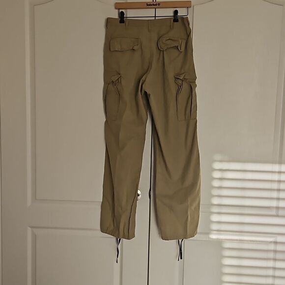 Old Navy Men Relaxed Fit Khaki Cargo Pants With Camo Ankle String 31×32 - Picture 3 of 16